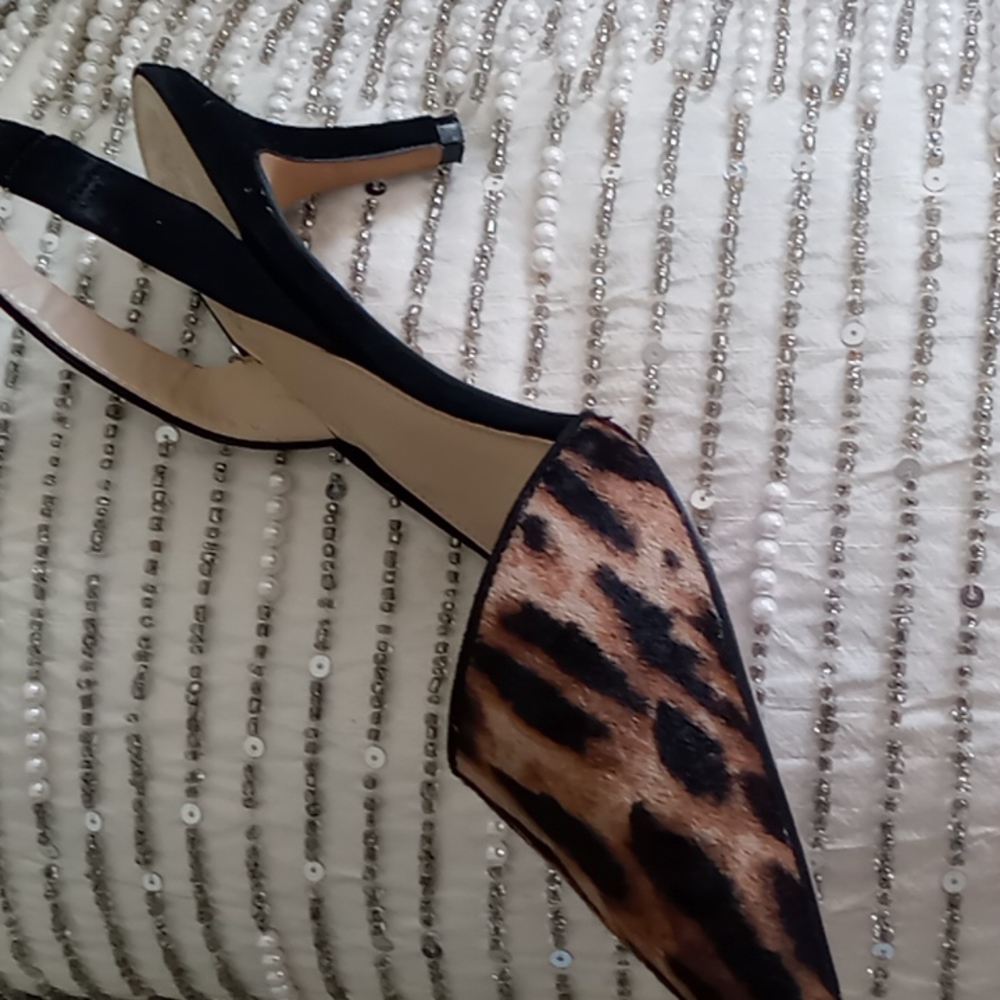 VINCE CAMUTO Kolissa Animal Print Pumps Sz 8